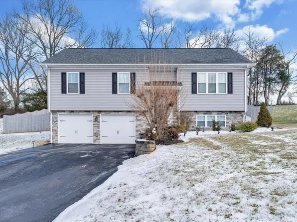 1322 Johnsbury Ct NE, Roanoke, VA 24019