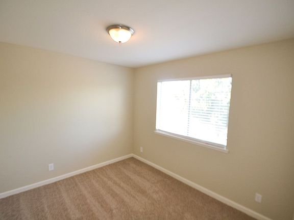 5th image of 768 Lyonia Dr