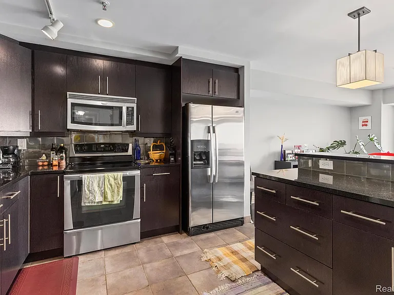 1001 W Jefferson Ave #15B — Photo 16