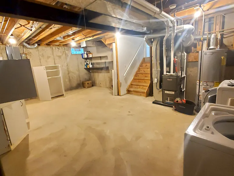1043 Olson Ave — Photo 22