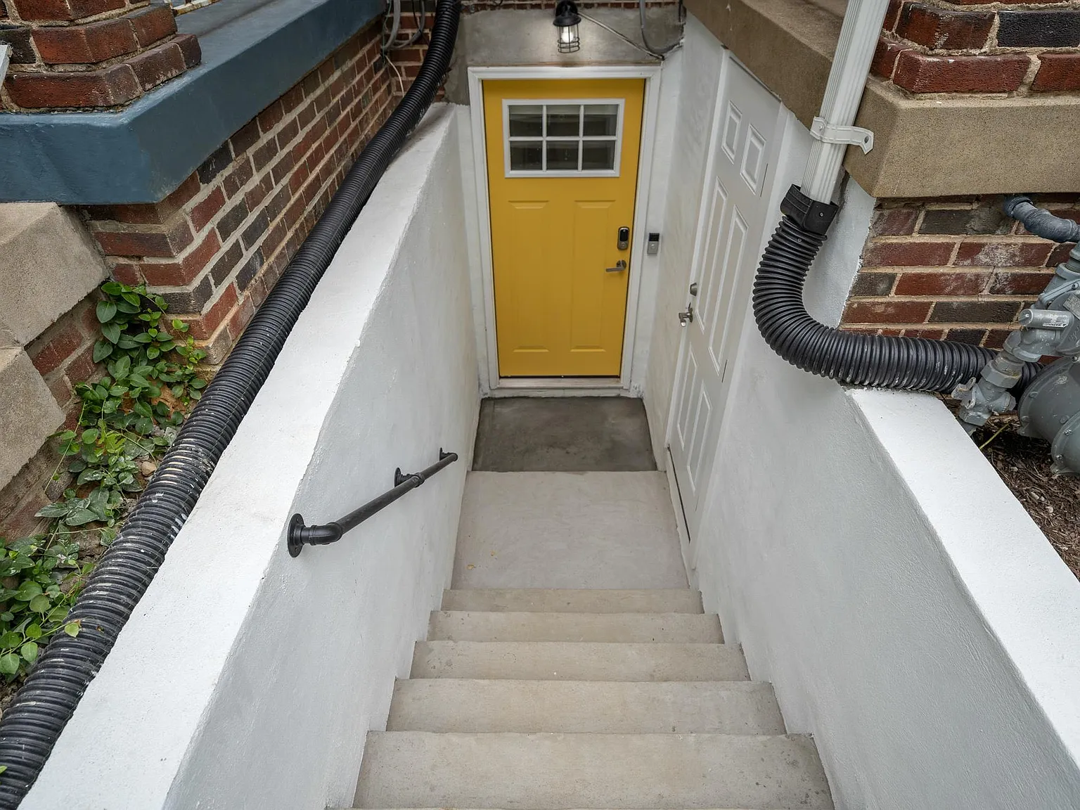 2 bed, 700 sqft, $1,995 — Photo 4