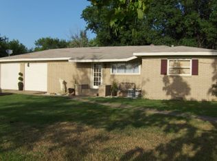 1906 N Gray St, Pocola, OK 74902