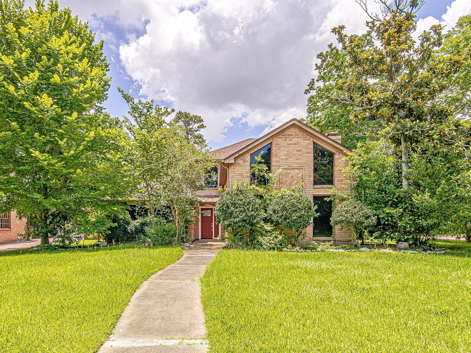 4 bed, 2.5 bath, 2632 sqft, $2,400 — Photo 4