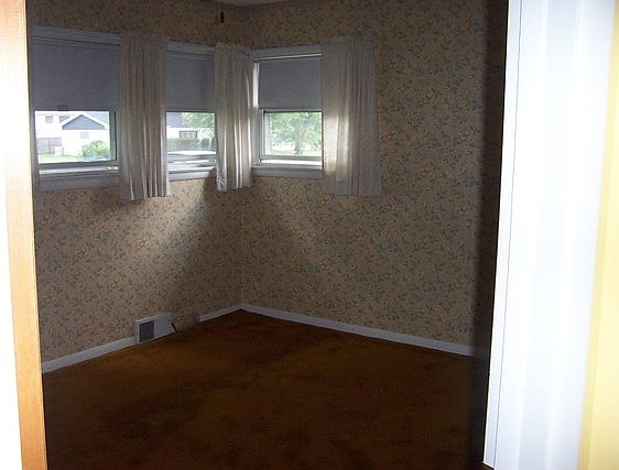5th image of 9214 N Central Ave