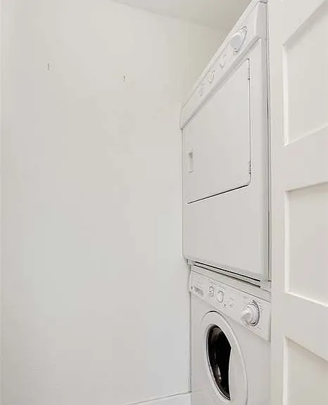 231 Belmont Ave E #401 — Photo 13