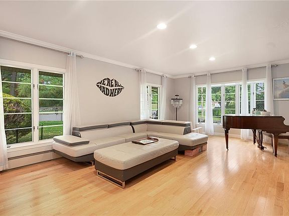 4th image of 101 Glen Ridge Rd