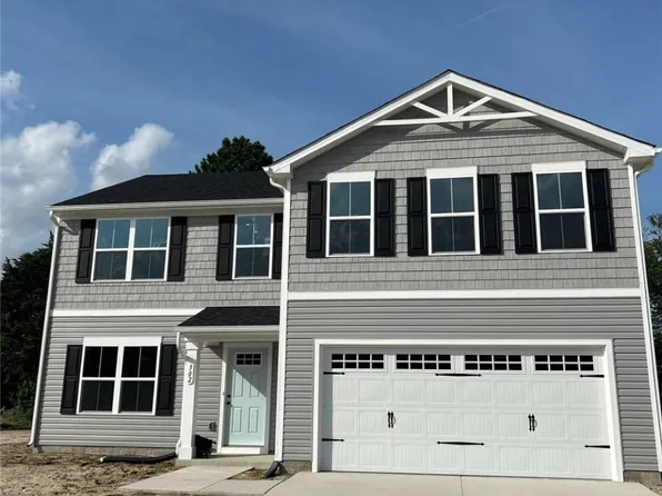 302 Pointers Dr, West Point, VA 23181