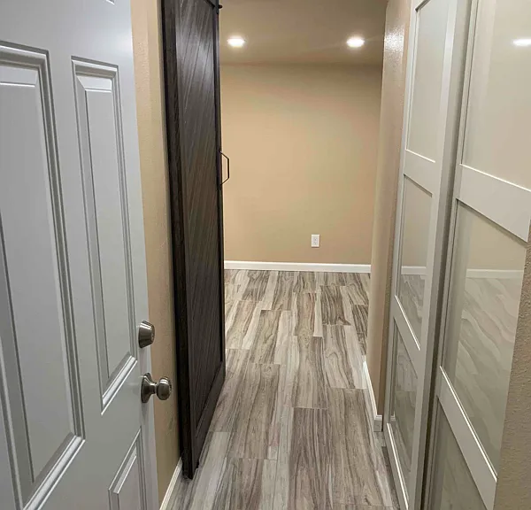 2817 S Center St — Photo 11