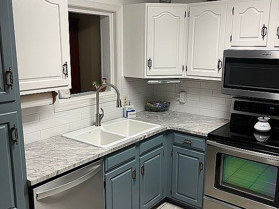 5th image of 512 Louis Dr