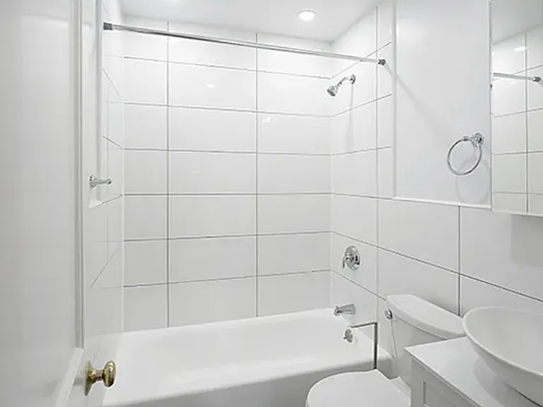 1047 2nd Ave #1D — Photo 6