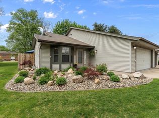 1501 Pine Ridge Ct, Elkhart, IN 46514
