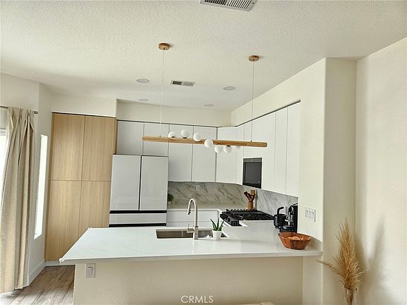 3rd image of 28507 Klondike Dr