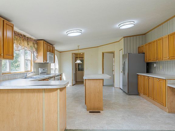 4th image of 685 Rigsby Rd