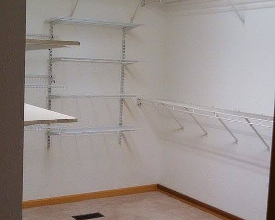 4th image of 1013/1015 Empire Dr