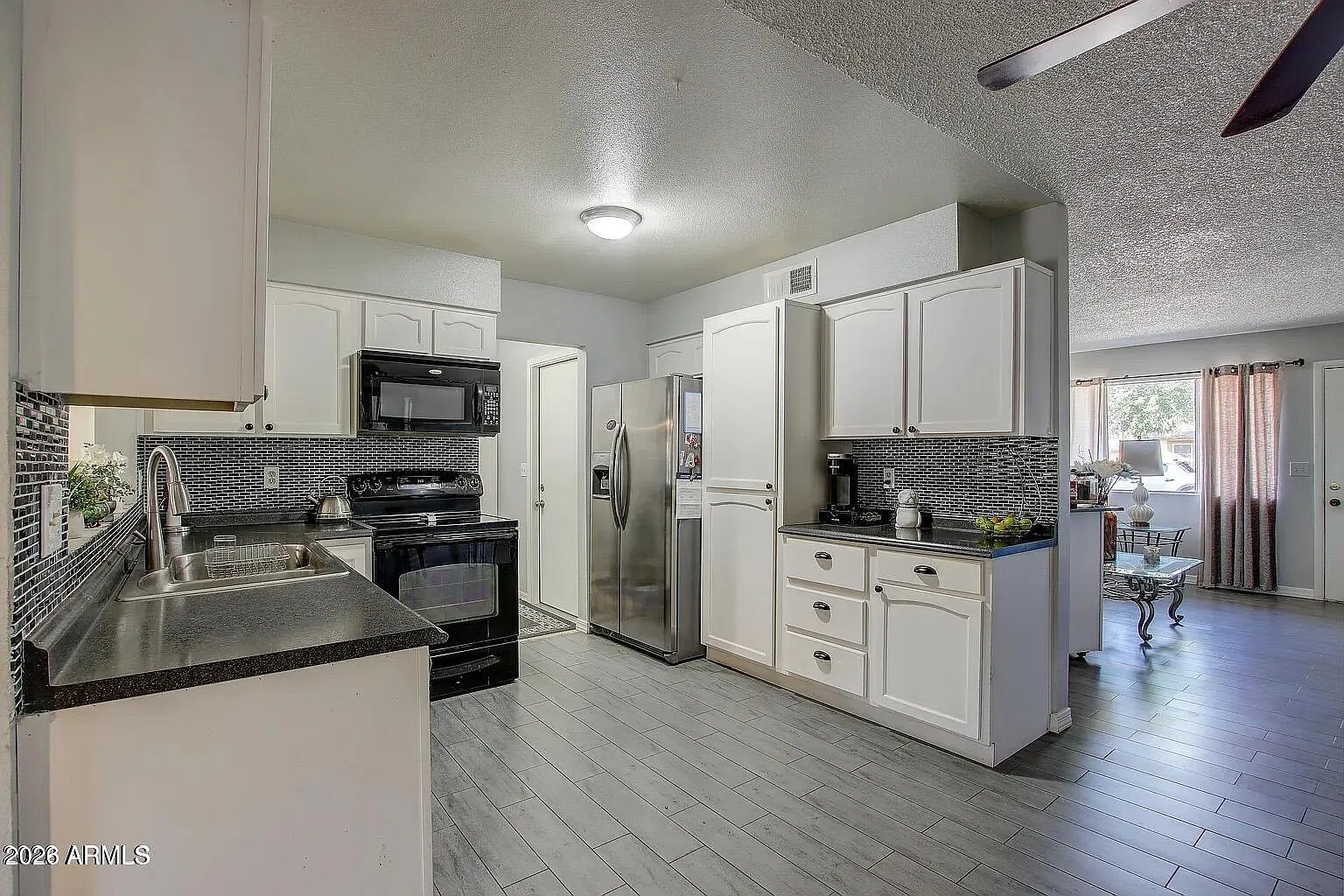 3 bed, 1316 sqft, $2,700 — Photo 4