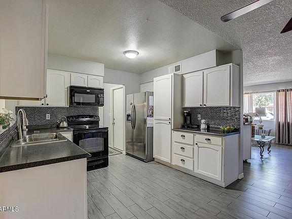 4th image of 2755 E Michigan Ave