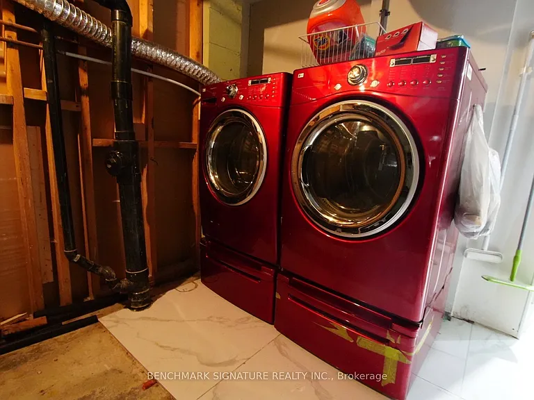 220 Lucas St #BASEMENT — Photo 9