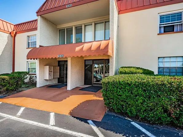 10365 Paradise Blvd APT 3, Treasure Island, FL 33706