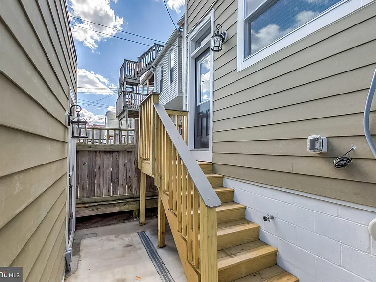 715 S Conkling St — Photo 38
