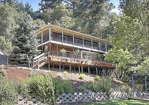 2nd image of 220 Hawk Ridge Rd