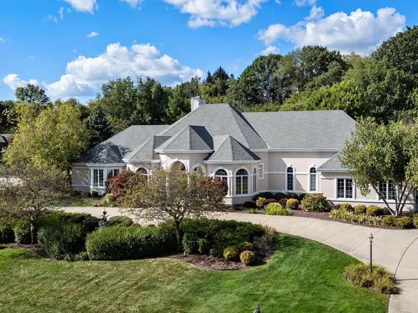 17010 Sanctuary TRAIL, Brookfield, WI 53005