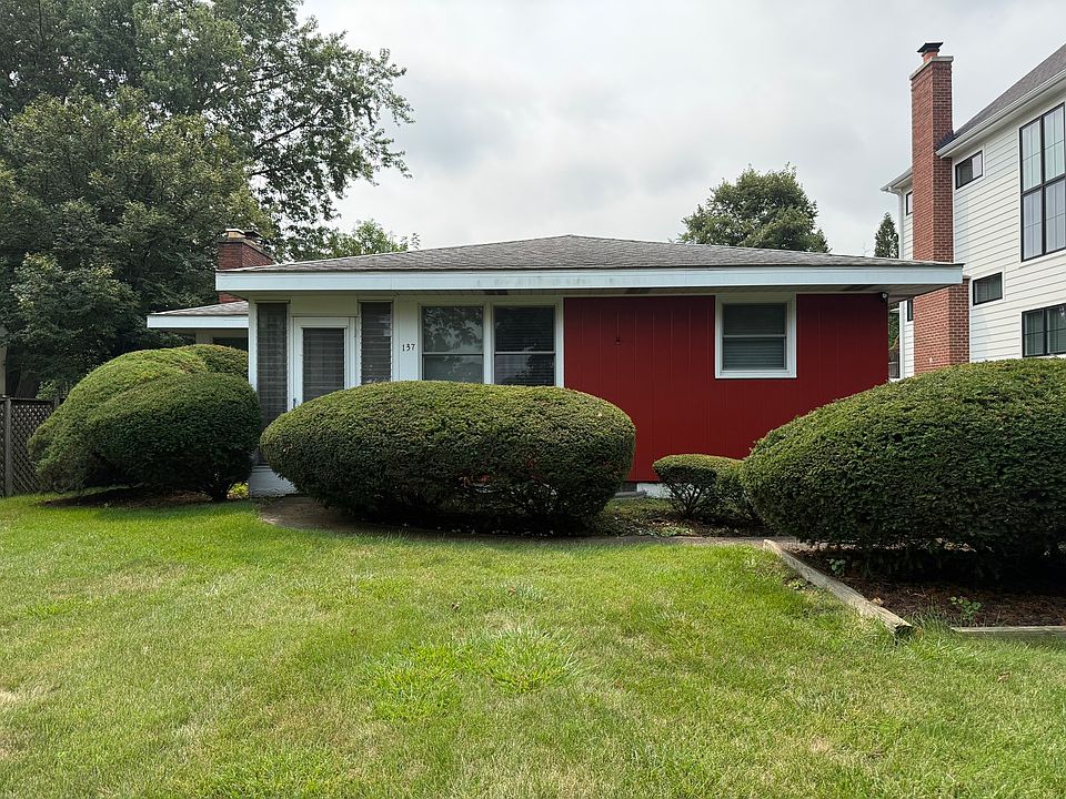 1st image of 137 Chicago Ave