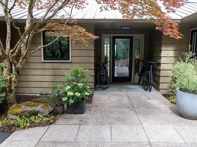 3061 SW Fairmount Blvd — Photo 6
