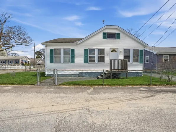 26 Bayview St, Wareham, MA 02571