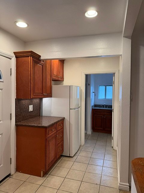 1st image of 738 W 9th St