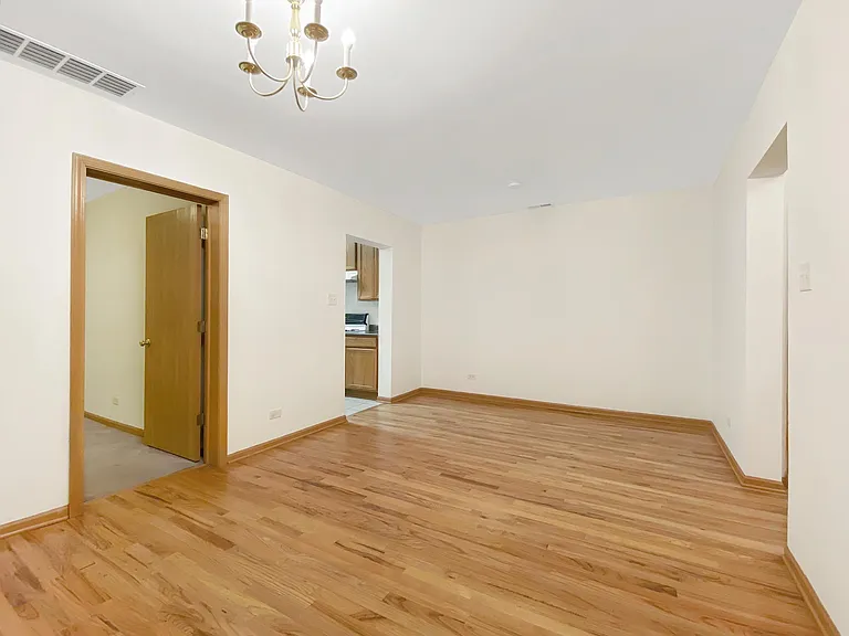 2930 W Shakespeare Ave — Photo 12