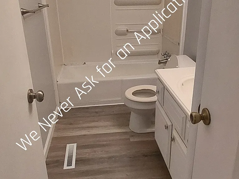2412 Windy Hill Ln #1 — Photo 7