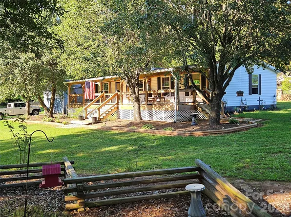 3520 Pea Ridge Rd, Morganton, NC 28655