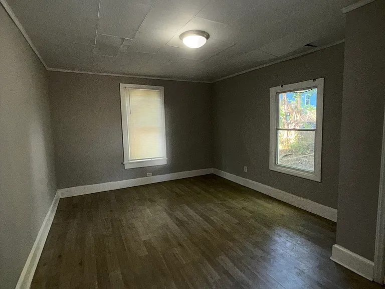 322 S Liberty St — Photo 10