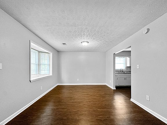 5th image of 9289 Forest Knoll Dr