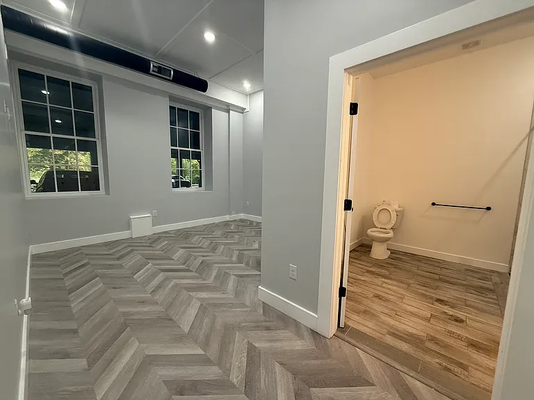 128 Monroe St — Photo 17