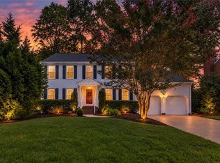 523 Las Gaviotas Blvd, Chesapeake, VA 23322