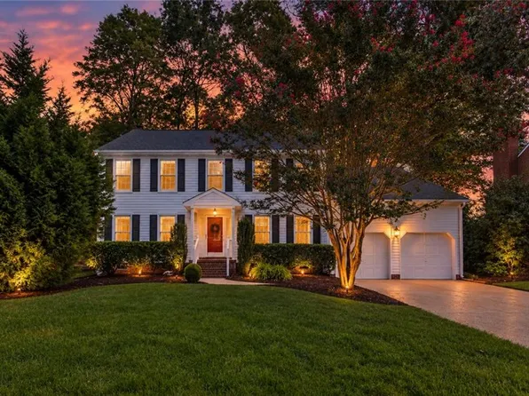 523 Las Gaviotas Blvd, Chesapeake, VA 23322