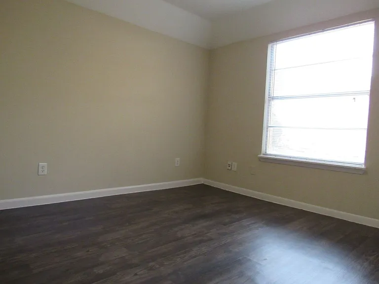 The Metropolis Apartments — Photo 100