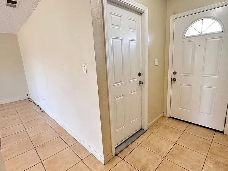 1785 Alpha Ct SE — Photo 12