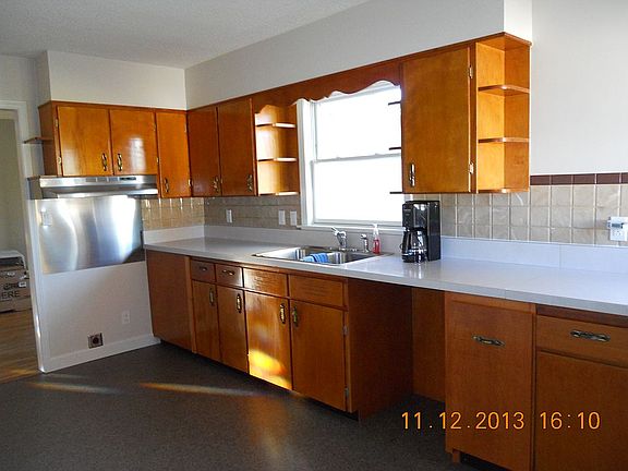 Sunny Eat-in Kitchen