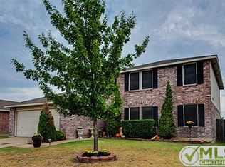 1404 Dandelion Trl, Burleson, TX 76028