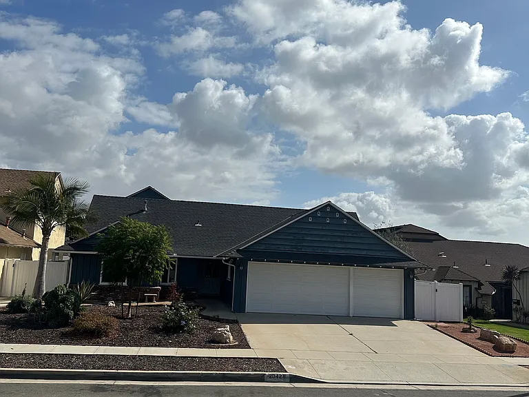 20428 Roslin Ave — Photo 2