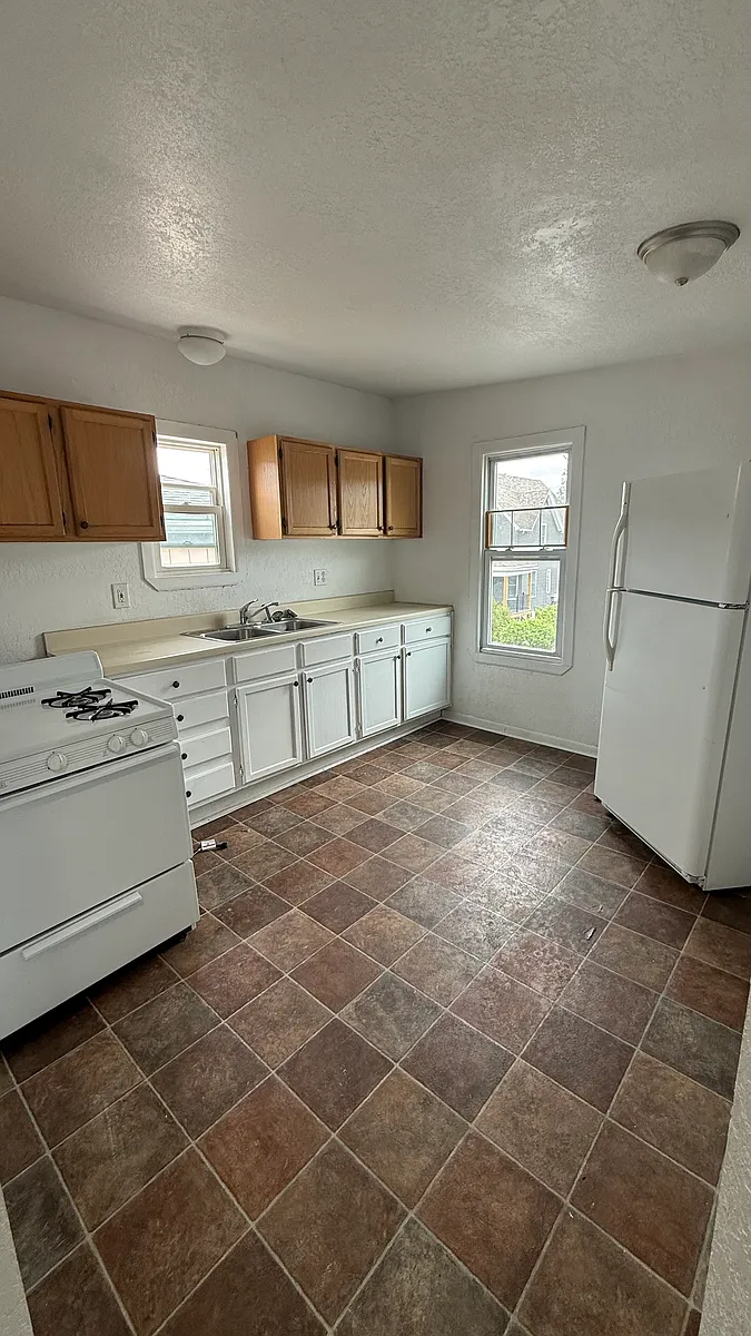 Building Photo - 1427 S 81st St #3