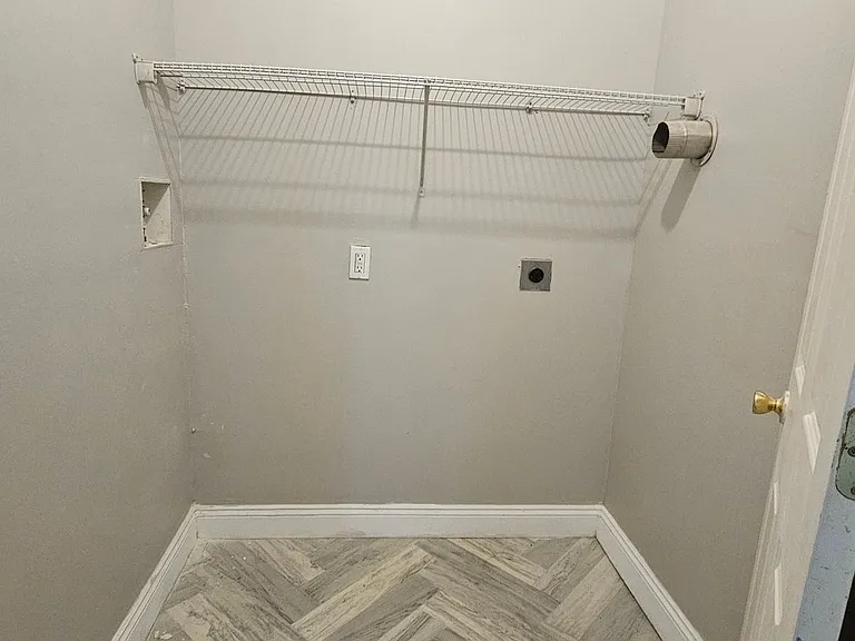 9710 Easton Ave — Photo 26