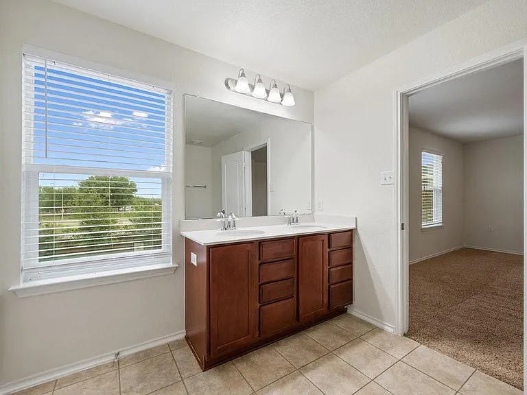 10909 Helms Deep Dr — Photo 20