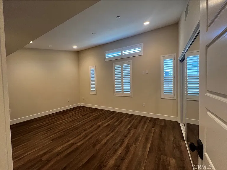13804 Cordary Ave — Photo 37