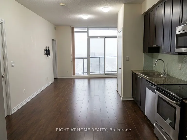 1328 Birchmount Rd #703 — Photo 6
