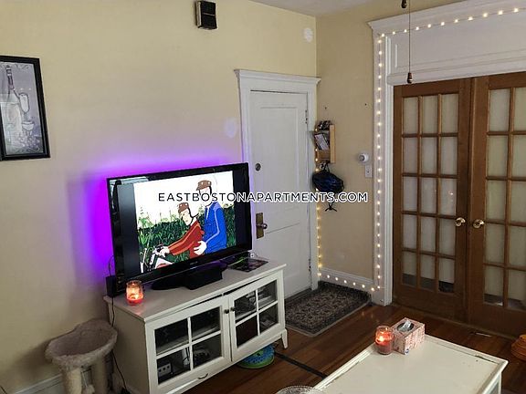 3rd image of 905 Saratoga St #C2b3