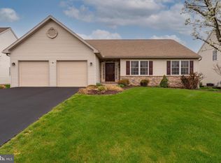 148 N Cacoosing Dr, Sinking Spring, PA 19608