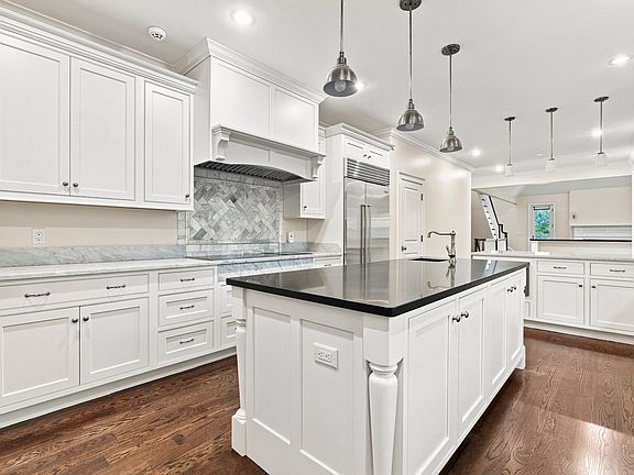 2nd image of 31 Kesseler Way